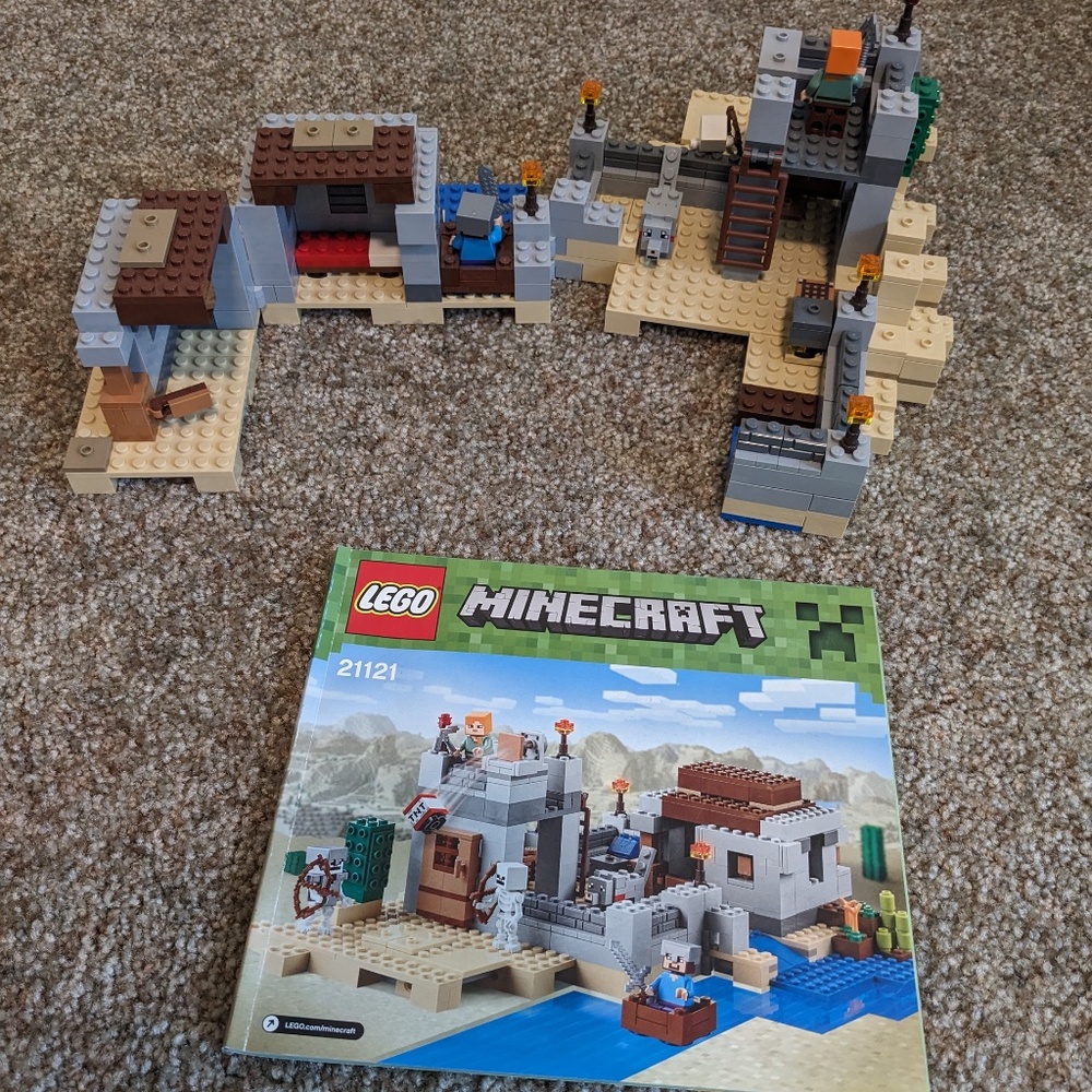 Lego Minecraft The Desert Outpost Set #21121